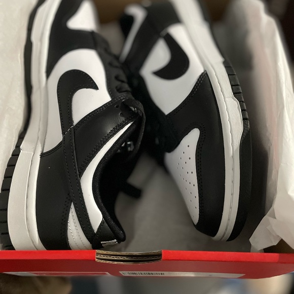 Nike Black and White Men's Sneakers
Brand new - Picture 4 of 4